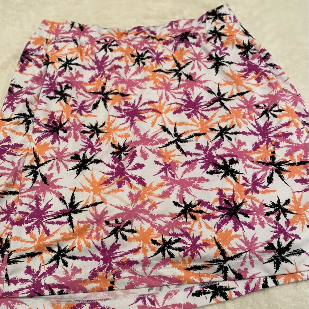 Golf skirt. Tail size Large.